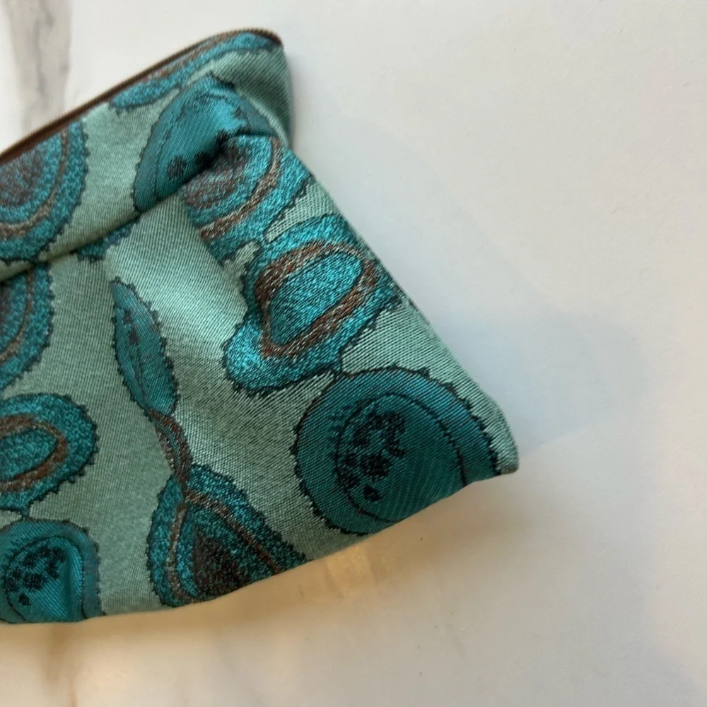Maruca Unique Teal printed wristlet Clutch